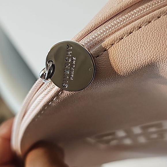 Givenchy Parfums Toiletry Logo Cosmetic Bag Travel Pouch Clutch Pink Shell shape - Picture 2 of 9